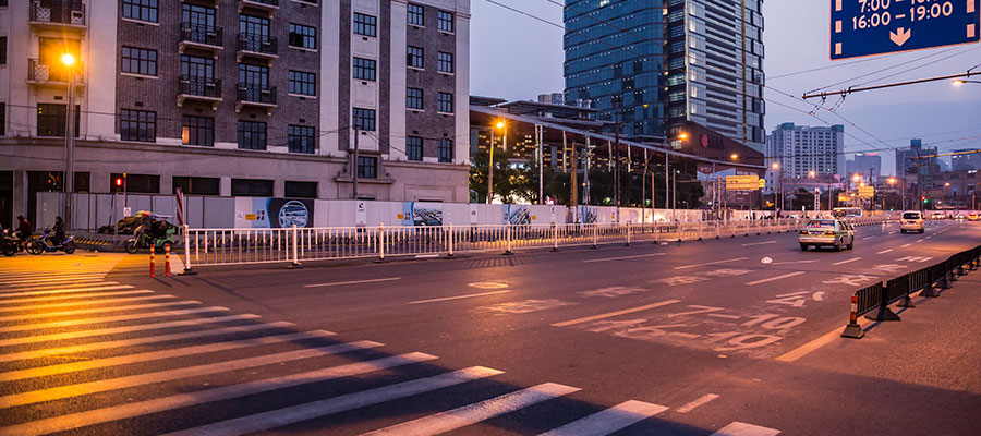road solar light